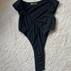 New-Black Ribbed Bodysuit